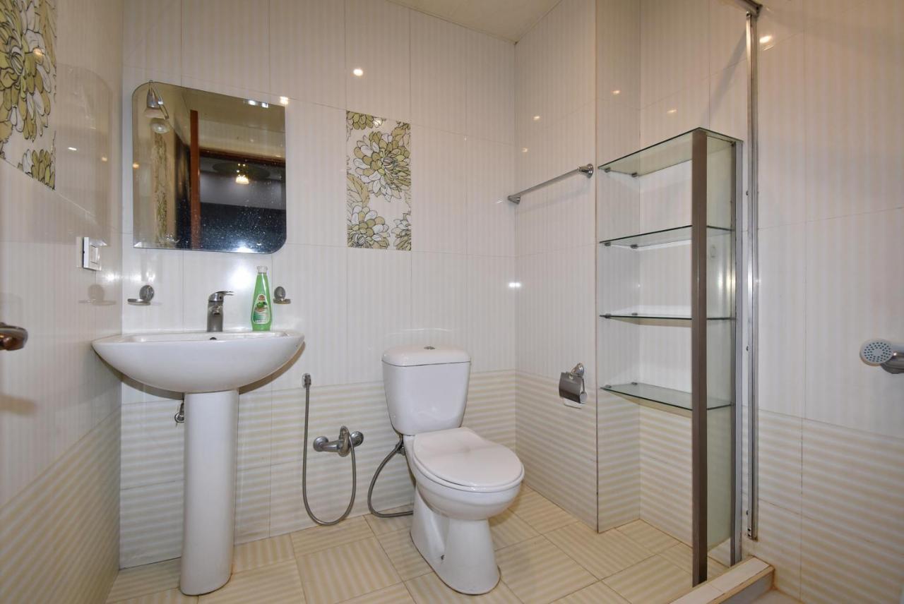 Armenak Apartment No 8, Abovyan Street Jerevan Exteriör bild
